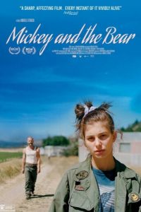 Смотреть Микки и медведь (2019) онлайн бесплатно
